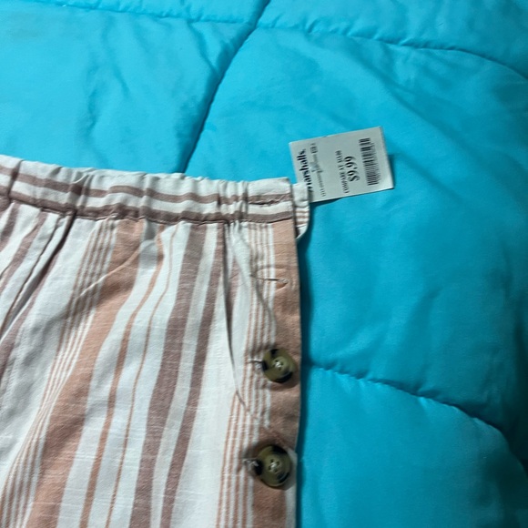 Brand new shorts - Picture 3 of 4